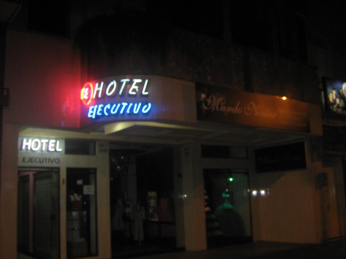 פריירה Hotel Ejecutivo מראה חיצוני תמונה