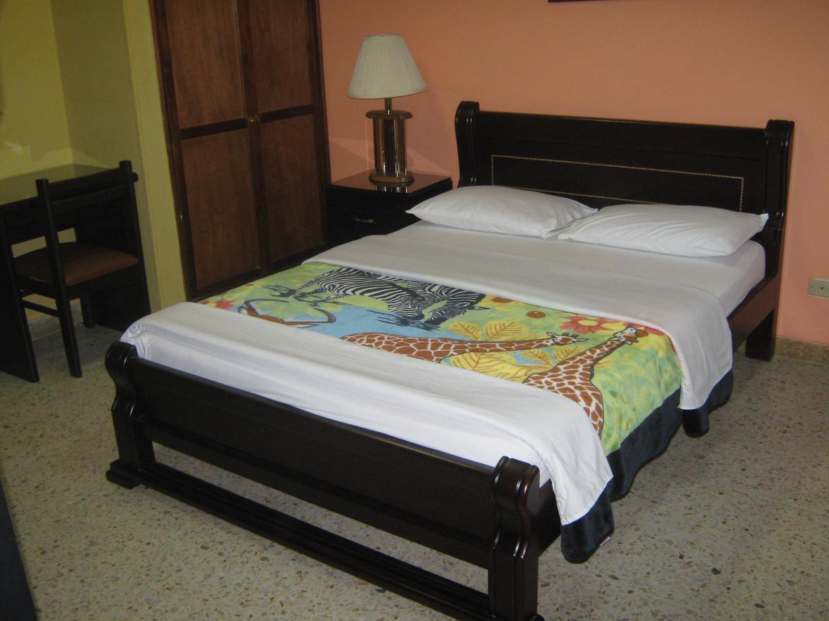 פריירה Hotel Ejecutivo מראה חיצוני תמונה