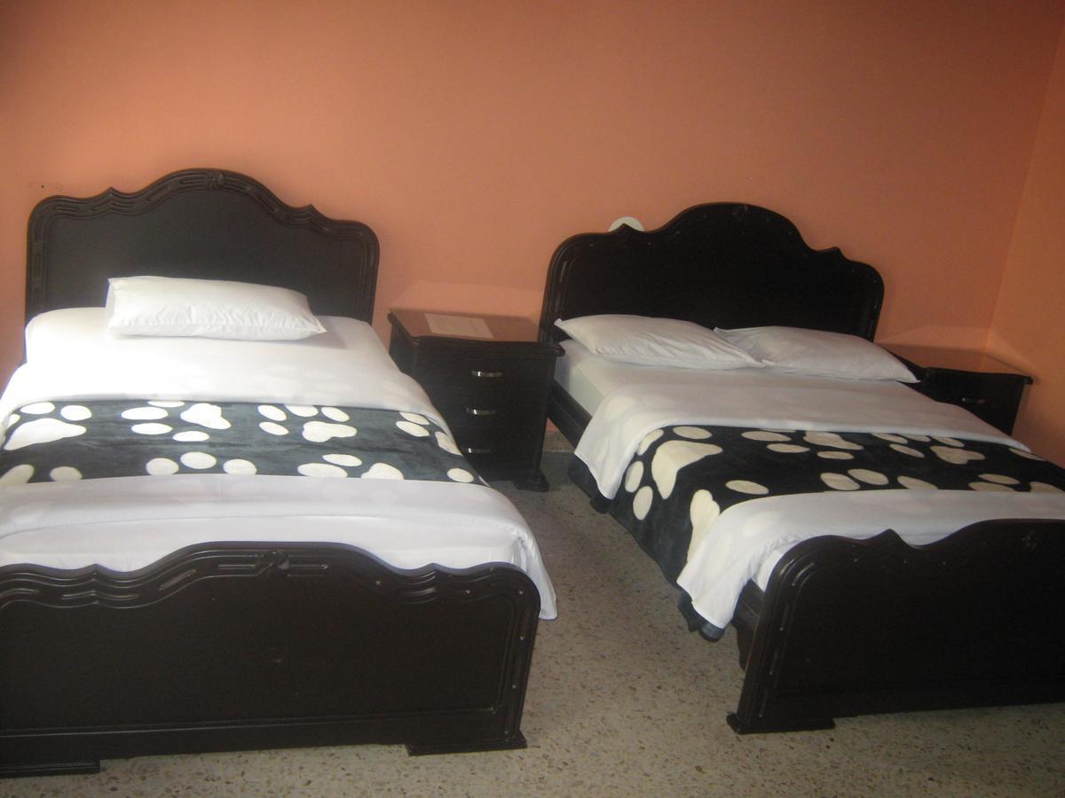 פריירה Hotel Ejecutivo מראה חיצוני תמונה