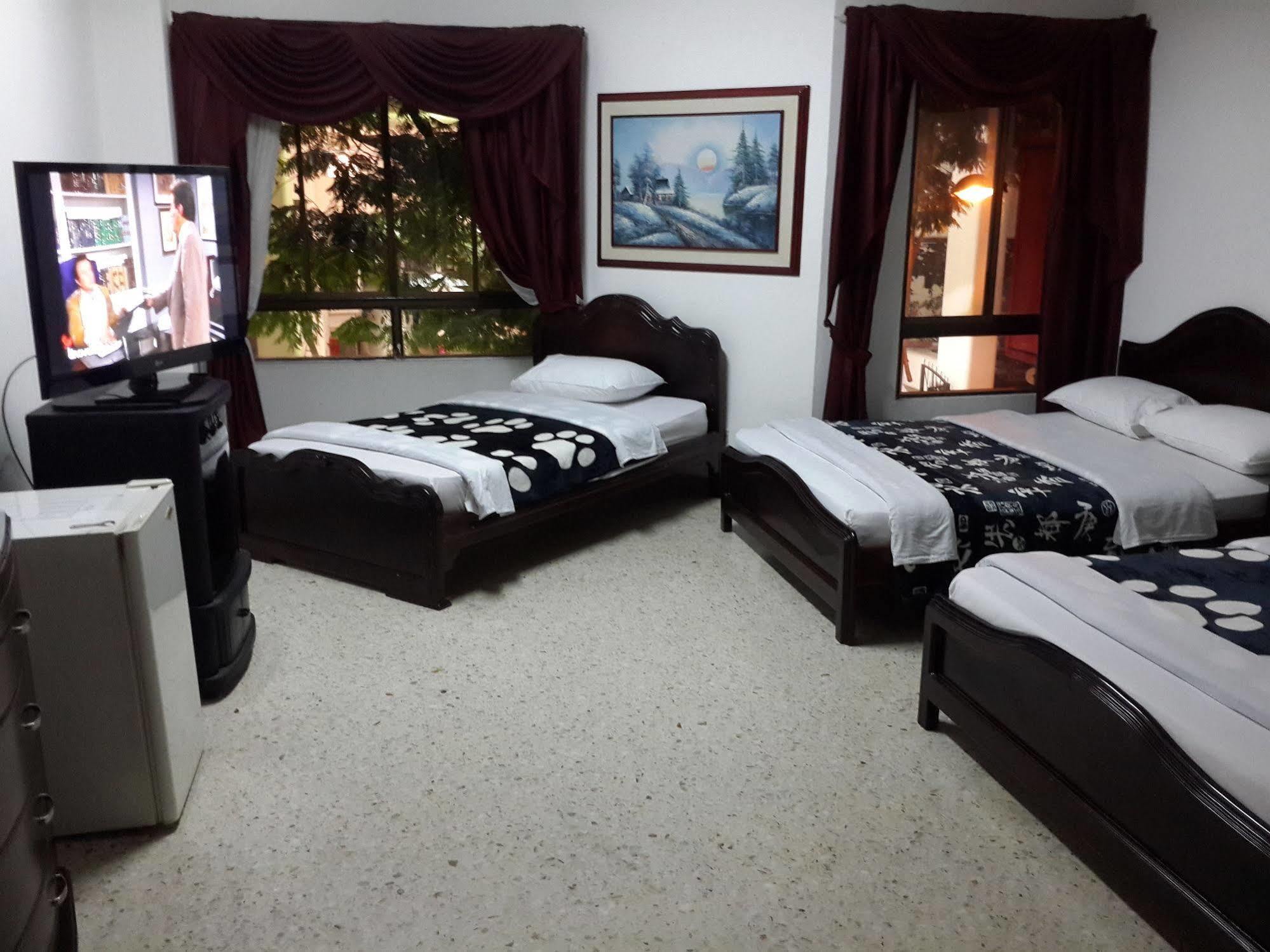 פריירה Hotel Ejecutivo מראה חיצוני תמונה