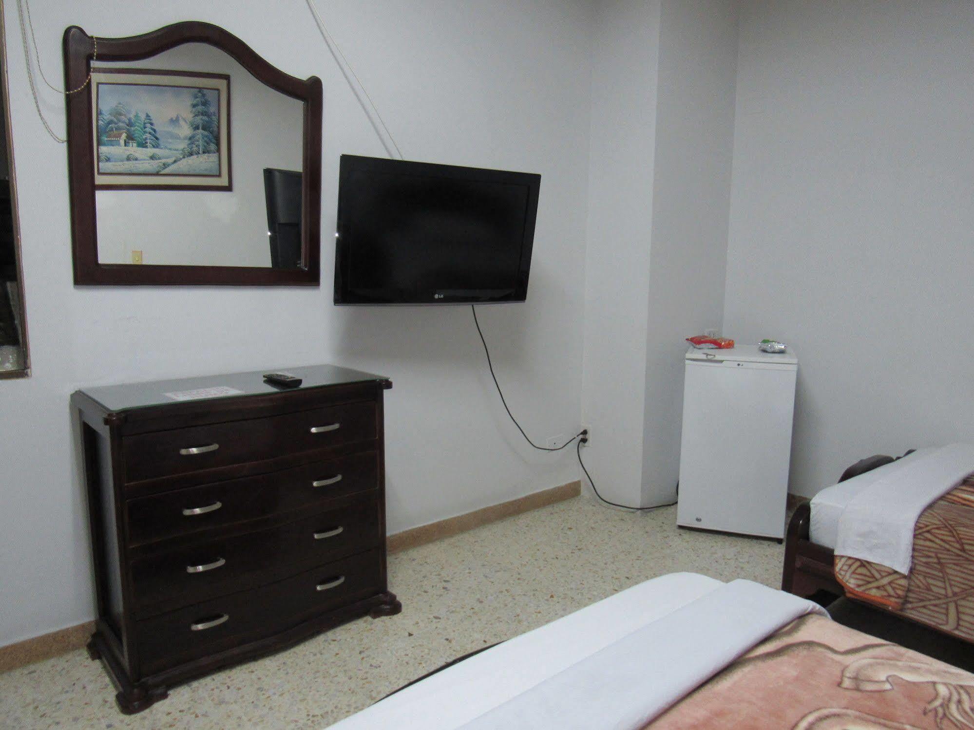 פריירה Hotel Ejecutivo מראה חיצוני תמונה