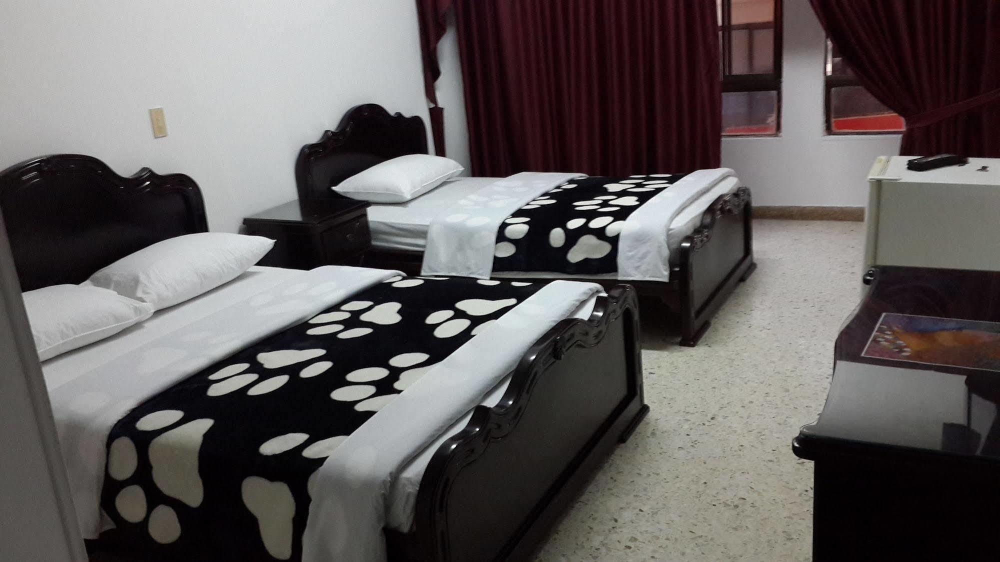 פריירה Hotel Ejecutivo מראה חיצוני תמונה
