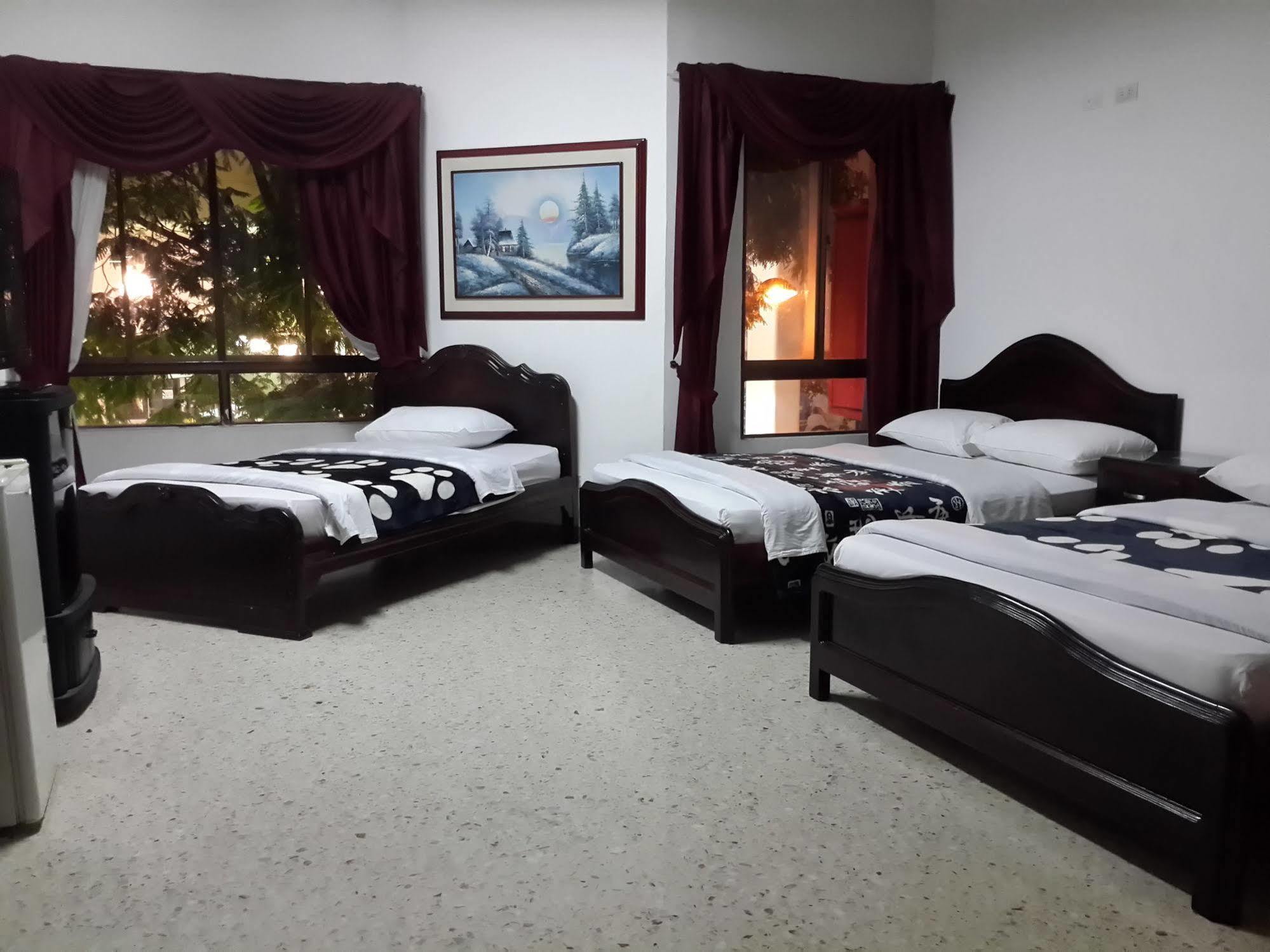 פריירה Hotel Ejecutivo מראה חיצוני תמונה