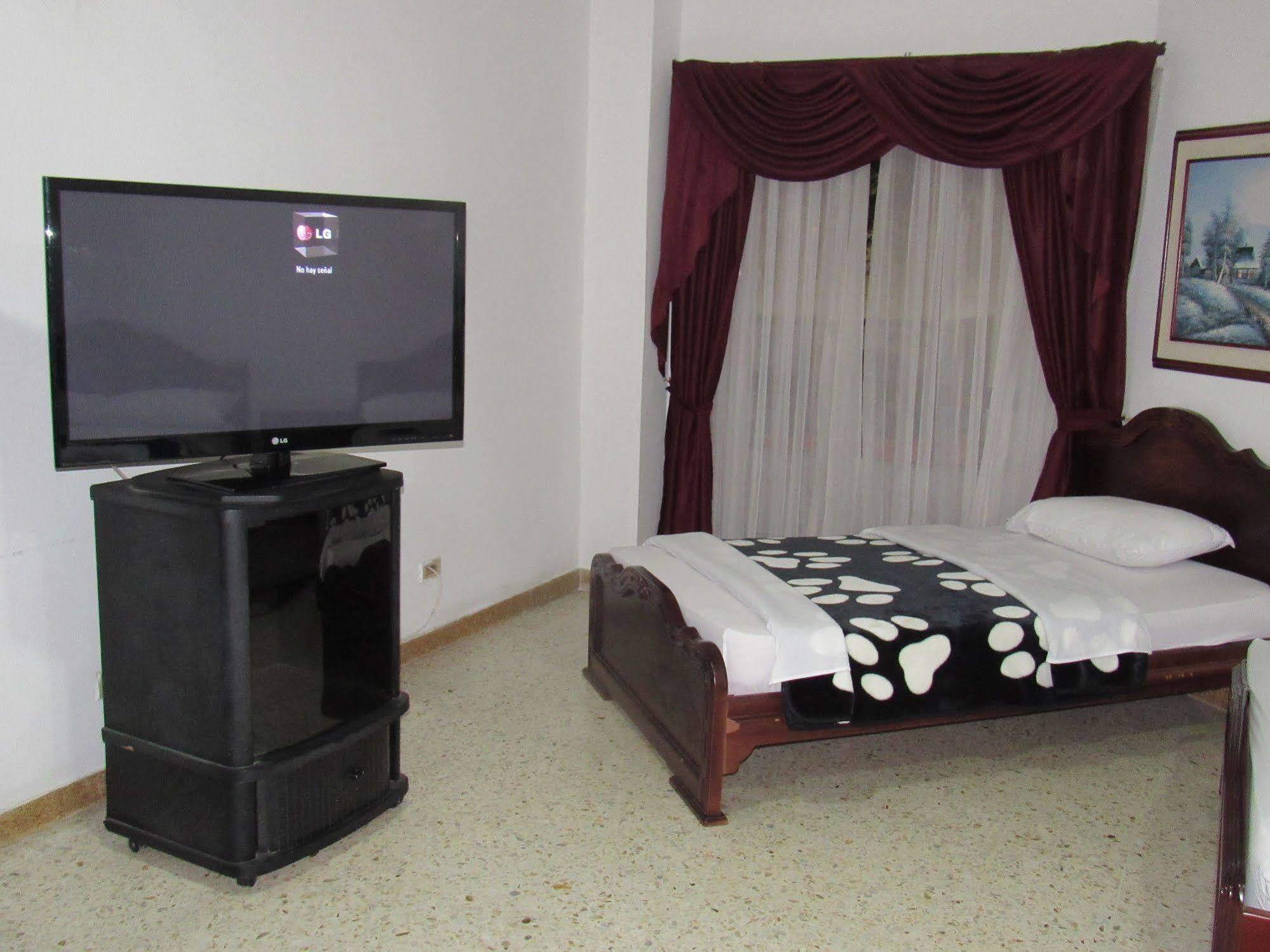 פריירה Hotel Ejecutivo מראה חיצוני תמונה