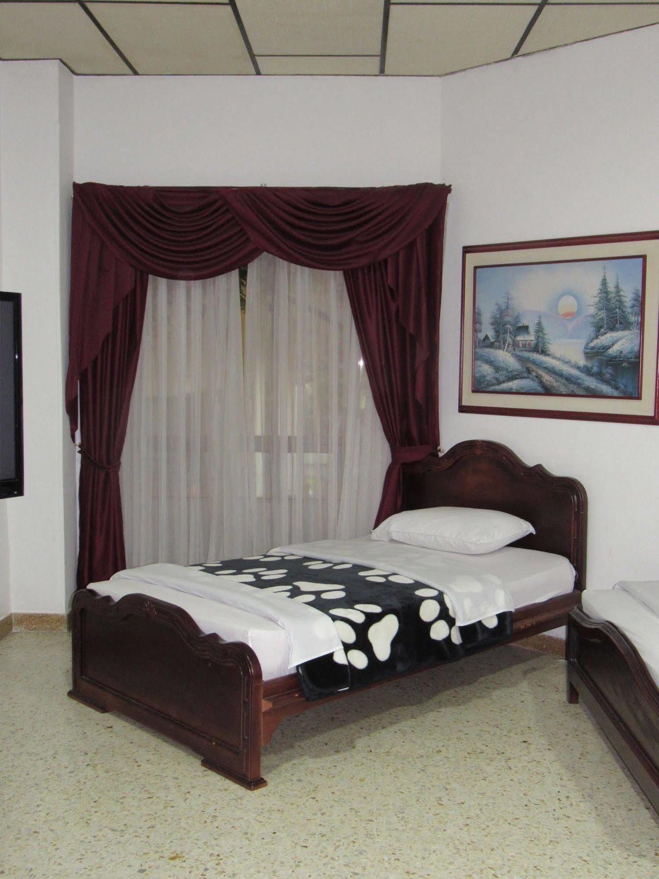 פריירה Hotel Ejecutivo מראה חיצוני תמונה