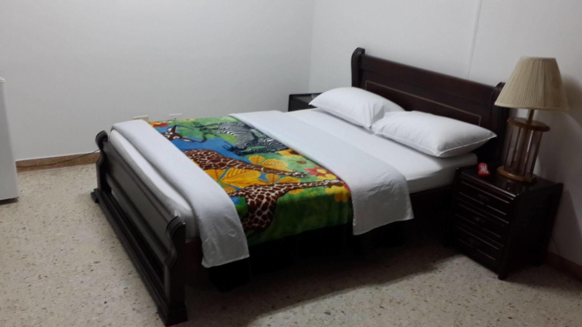 פריירה Hotel Ejecutivo מראה חיצוני תמונה
