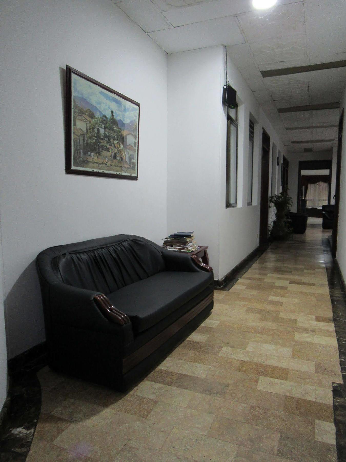 פריירה Hotel Ejecutivo מראה חיצוני תמונה